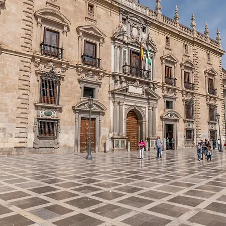 Alhambra Centro アパート *